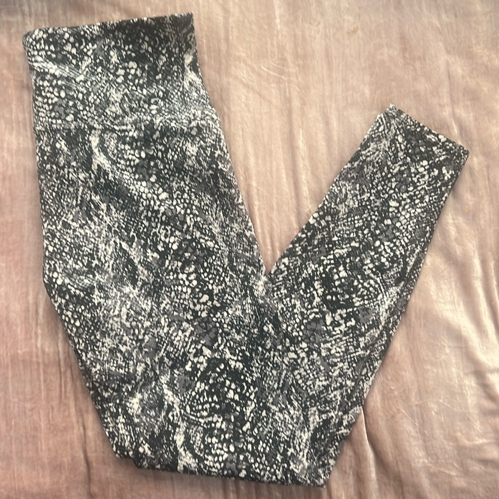 Spanx Snakeskin Pants Like New!!!